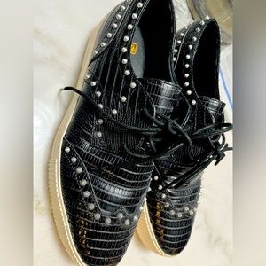 Black ash shoe cream sole in great shape used